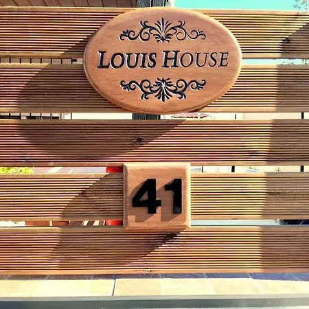 Nyaraló Louis House *