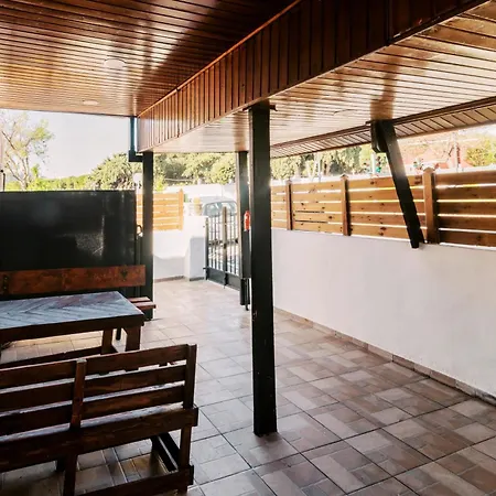 Louis House Nyaraló *