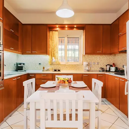 בית נופש Louis House *