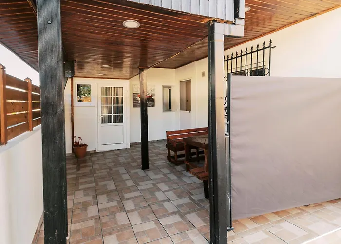 Louis House Nyaraló Rhodes City